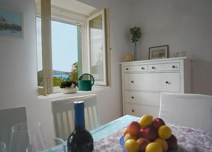 House Captain Felix * Tkon